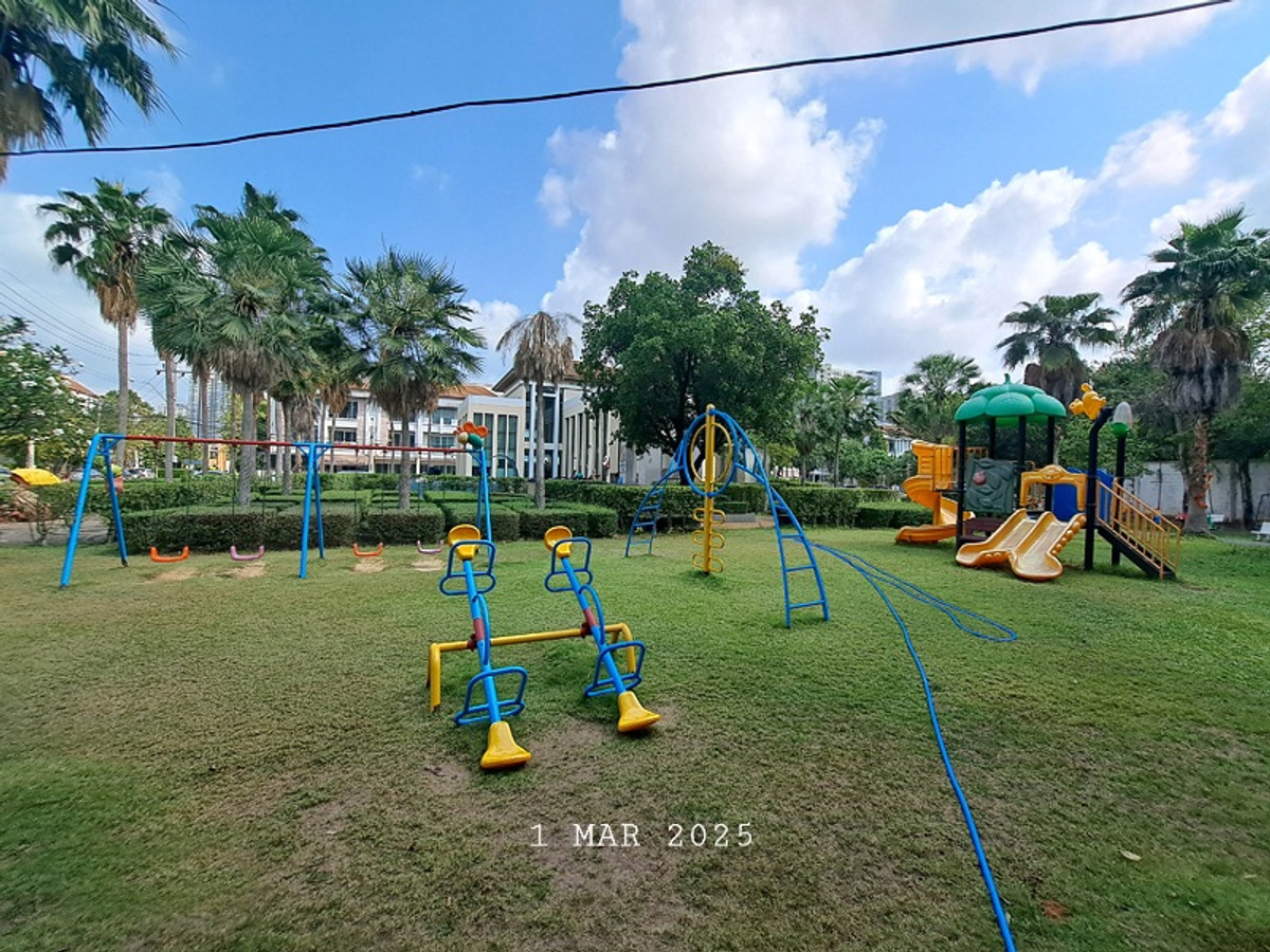 For SaleTownhomeEakachai, Bang Bon : 3-story townhome for sale, Ban Klang Mueang Sathorn Project-Taksin 2 Essence near BTS Wutthakat