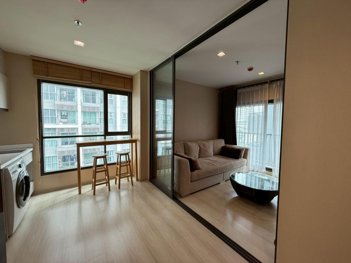 ขายคอนโดอ่อนนุช อุดมสุข : (เจ้าของโพสเอง) ขายห้อง คอนโด Life Sukhumvit48  ขนาด 39ตรม. (สามารถทำเป็น 2ห้องนอนได้)  เจ้าของอยู่เอง ไม่เคยปล่อยเช่า ทำเลดี 4.5ล้านบาท