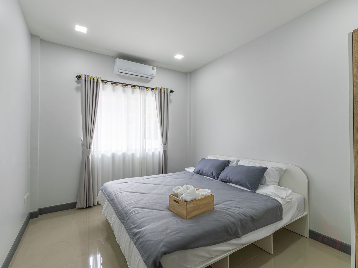 ขายพัทยา บางแสน ชลบุรี สัตหีบ : ขายบ้านแฝด 2 ห้องนอน ซอยสยามคันทรีคลับ