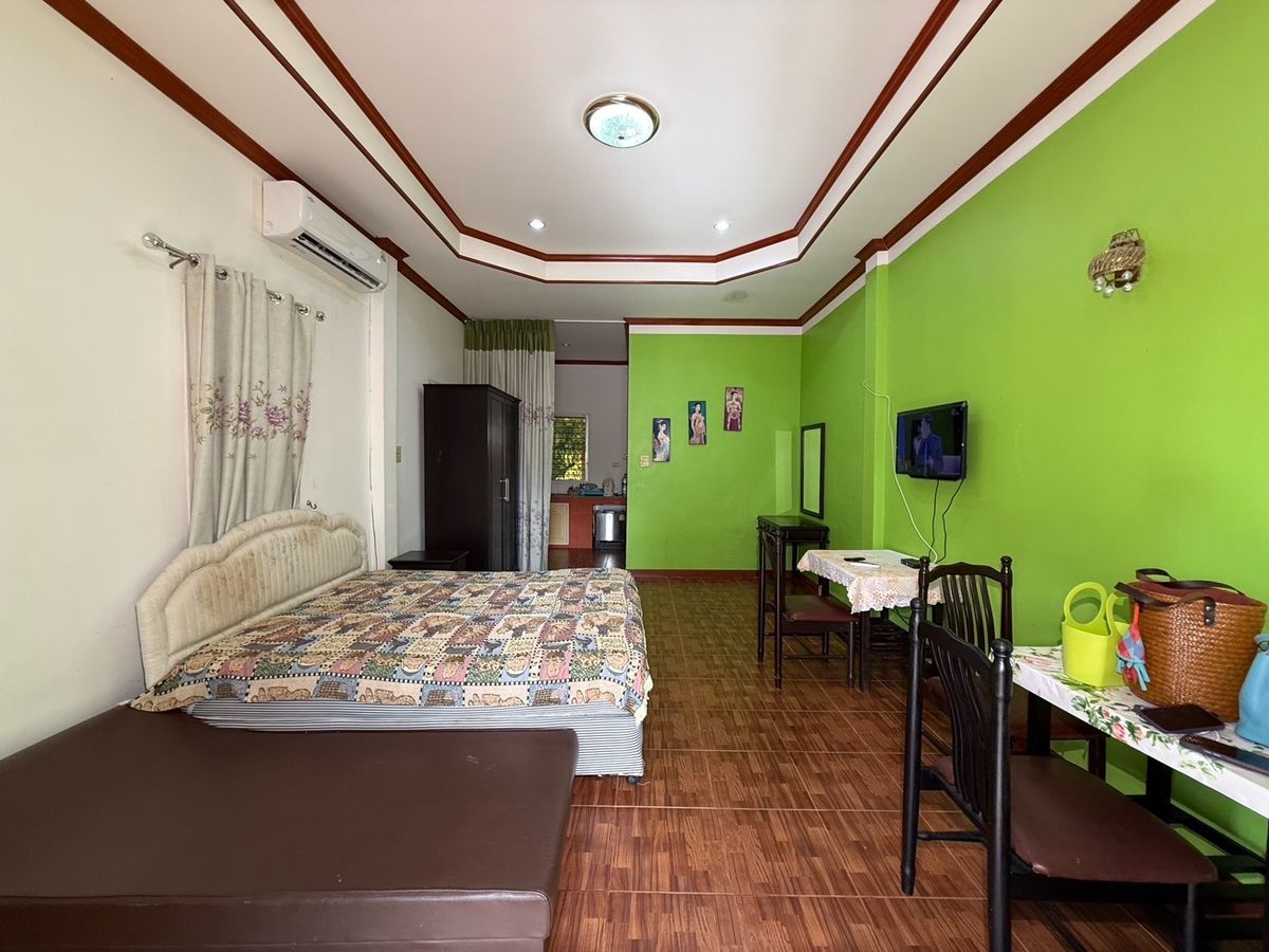 ขายกิจการโรงแรม & กิจการอพาร์ตเมนต์พัทยา บางแสน ชลบุรี สัตหีบ : ขายรีสอร์ท ตั้งอยู่บนเนื้อที่ 213 ตารางวา อยู่ในทำเล บางเสร่ พร้อมทำกิจการได้เลย ราคา 8,00,000 บาท