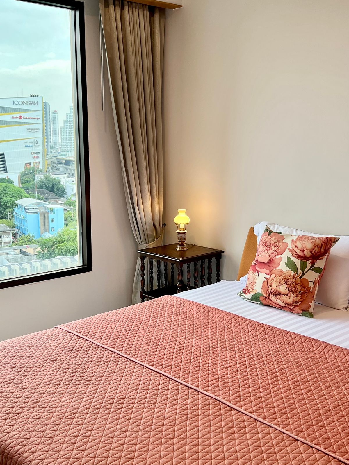 ให้เช่าคอนโดวงเวียนใหญ่ เจริญนคร : *ให้เช่าคอนโด Baan Chao Praya 38,000 บาท 1ห้องนอน 67ตรม. BTSคลองสาน (400 เมตร) BTSเจริญนคร (800 เมตร) BTSสะพานตากสิน (1.7 กม.) BTSกรุงธนบุรี (1.7 กม.) ใกล้ สาทร บางรัก สีลม พระราม3 จุฬาลงกรณ์ เยาวราช สามย่าน iconsiam