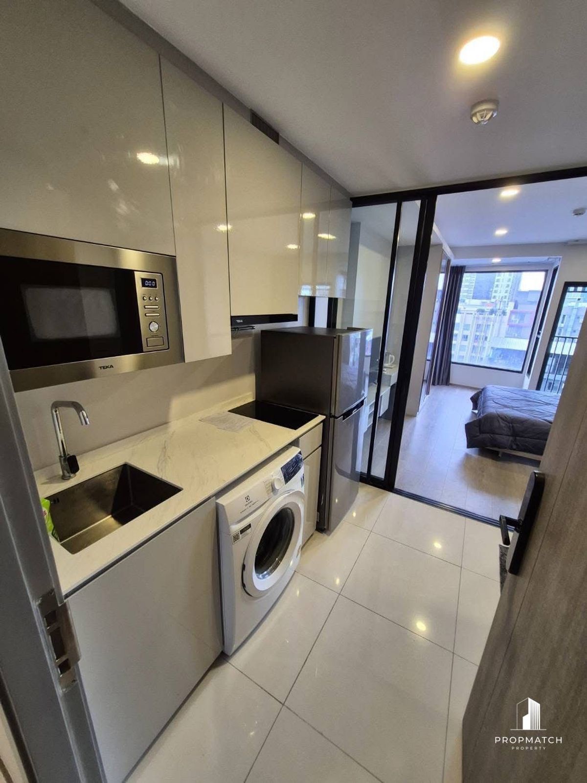 ขายคอนโดรัชดา ห้วยขวาง : ✨Flash Deal ✨SOHO Bangkok Ratchada ( 1Bed 1Bath 28SQM.) พร้อมอยู่ ! เพียง 3,100,000 บาท Tel.0981315848 @propmatch