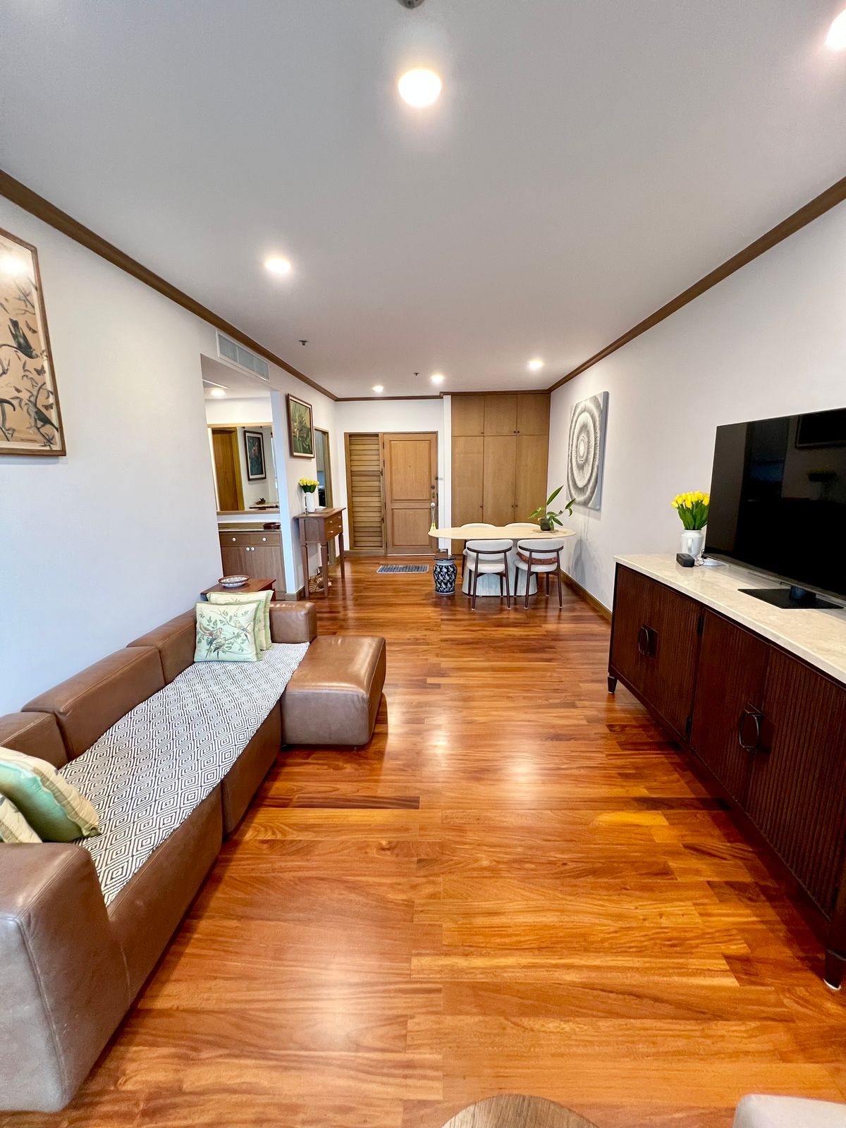 ให้เช่าคอนโดวงเวียนใหญ่ เจริญนคร : *ให้เช่าคอนโด Baan Chao Praya 38,000 บาท 1ห้องนอน 67ตรม. BTSคลองสาน (400 เมตร) BTSเจริญนคร (800 เมตร) BTSสะพานตากสิน (1.7 กม.) BTSกรุงธนบุรี (1.7 กม.) ใกล้ สาทร บางรัก สีลม พระราม3 จุฬาลงกรณ์ เยาวราช สามย่าน iconsiam