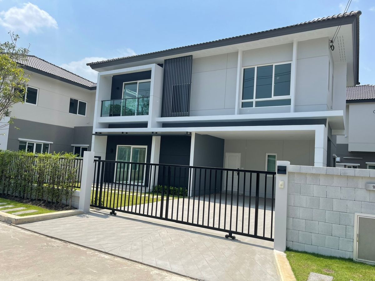For RentHouseLadkrabang, Suwannaphum Airport : Selling / 2-story house for rent. Centro Rama 9-Krungthep Kreetha