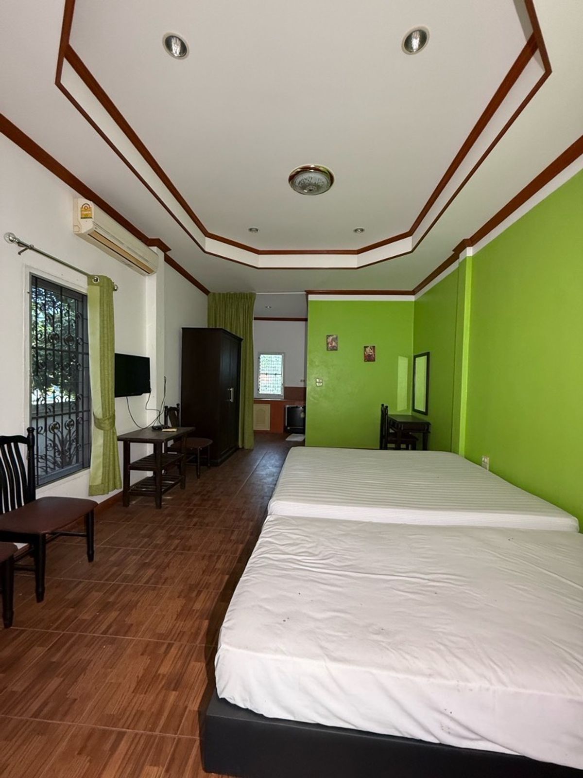 ขายกิจการโรงแรม & กิจการอพาร์ตเมนต์พัทยา บางแสน ชลบุรี สัตหีบ : ขายรีสอร์ท ตั้งอยู่บนเนื้อที่ 213 ตารางวา อยู่ในทำเล บางเสร่ พร้อมทำกิจการได้เลย ราคา 8,00,000 บาท