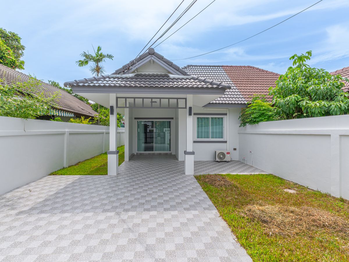 ขายพัทยา บางแสน ชลบุรี สัตหีบ : ขายบ้านแฝด 2 ห้องนอน ซอยสยามคันทรีคลับ