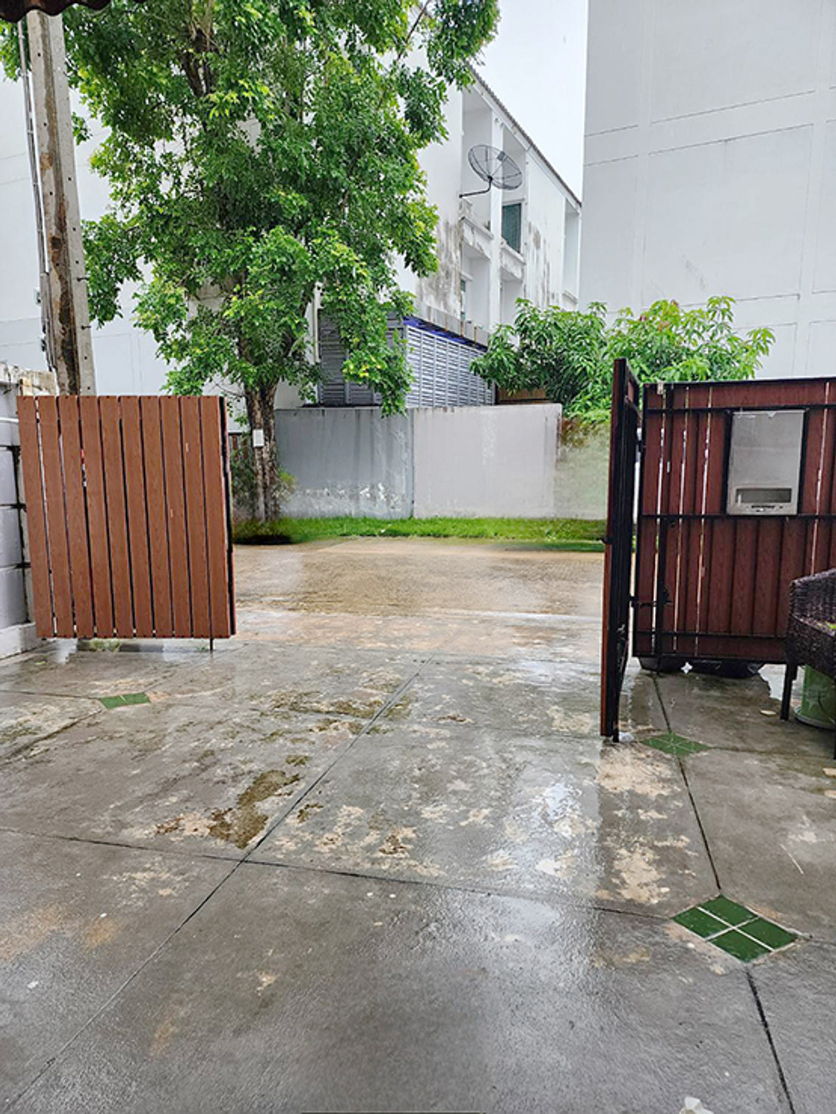 For SaleTownhomeEakachai, Bang Bon : 3-story townhome for sale, Ban Klang Mueang Sathorn Project-Taksin 2 Essence near BTS Wutthakat