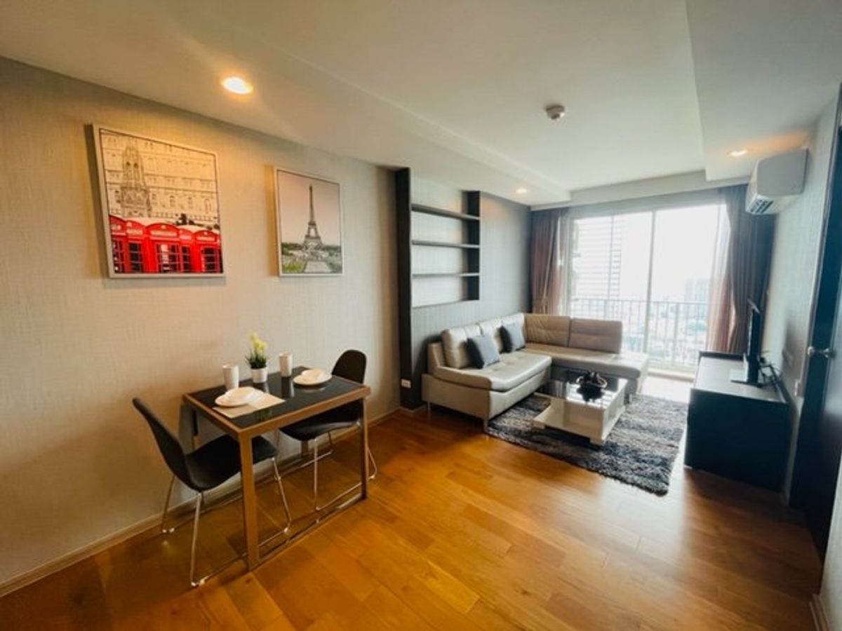 For RentCondoLadprao, Central Ladprao : Rent RR814 The Line Phahonyothin Park. Beautiful room, complete furniture near the BTS BTS BTS, Lat Phrao Intersection/MRT Phahonyothin.