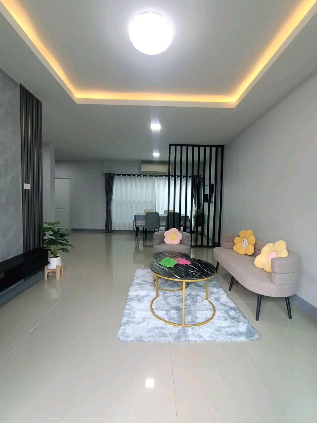 ขายทาวน์โฮมสมุทรปราการ สำโรง : ขายบ้าน 2 ชั้น ทำเลดี ใกล้ ตลาด ห้างสรรพสินค้า เดินทางไปสนามบินสุวรรณภูมิ 15-20 นาที