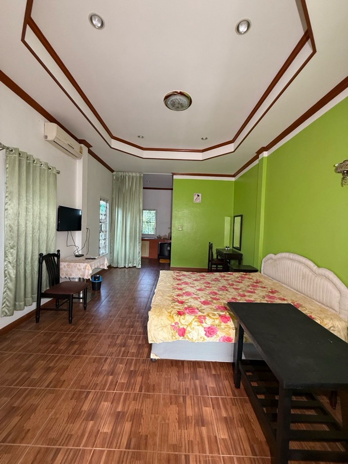 ขายกิจการโรงแรม & กิจการอพาร์ตเมนต์พัทยา บางแสน ชลบุรี สัตหีบ : ขายรีสอร์ท ตั้งอยู่บนเนื้อที่ 213 ตารางวา อยู่ในทำเล บางเสร่ พร้อมทำกิจการได้เลย ราคา 8,00,000 บาท