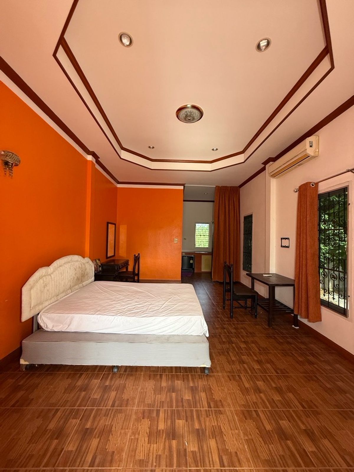 ขายกิจการโรงแรม & กิจการอพาร์ตเมนต์พัทยา บางแสน ชลบุรี สัตหีบ : ขายรีสอร์ท ตั้งอยู่บนเนื้อที่ 213 ตารางวา อยู่ในทำเล บางเสร่ พร้อมทำกิจการได้เลย ราคา 8,00,000 บาท