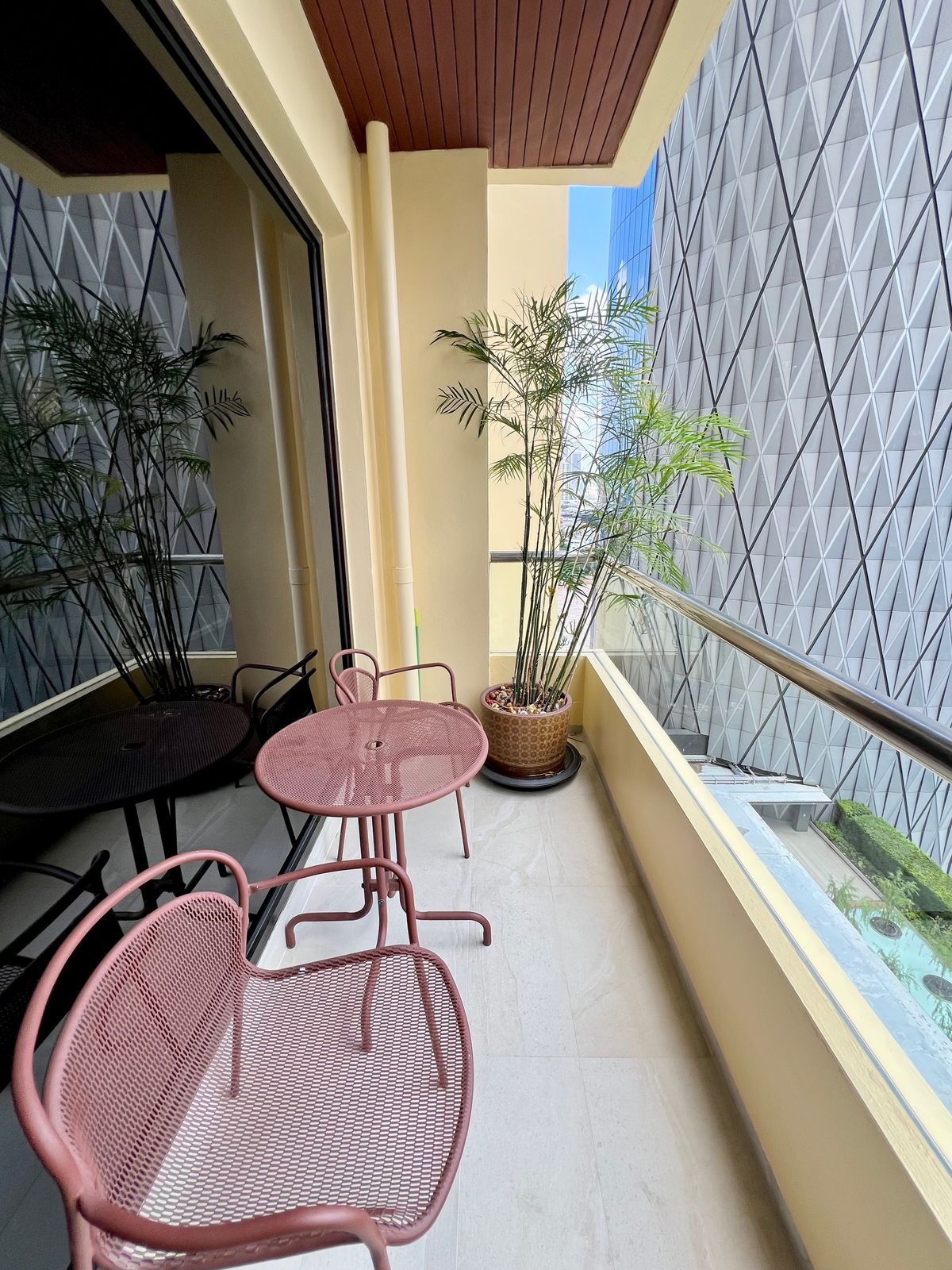 ให้เช่าคอนโดวงเวียนใหญ่ เจริญนคร : *ให้เช่าคอนโด Baan Chao Praya 38,000 บาท 1ห้องนอน 67ตรม. BTSคลองสาน (400 เมตร) BTSเจริญนคร (800 เมตร) BTSสะพานตากสิน (1.7 กม.) BTSกรุงธนบุรี (1.7 กม.) ใกล้ สาทร บางรัก สีลม พระราม3 จุฬาลงกรณ์ เยาวราช สามย่าน iconsiam