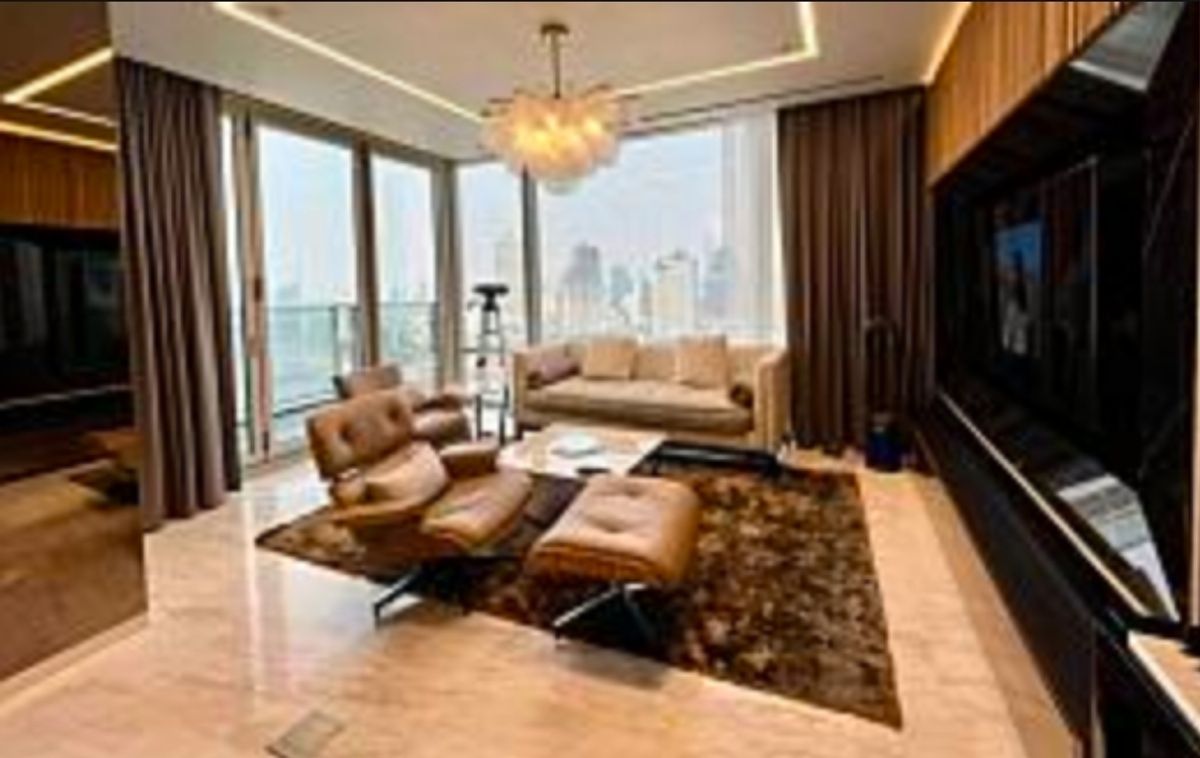 ให้เช่าคอนโดสาทร นราธิวาส : ชั้นสูง ห้องสวยยมาก บิวท์อินจัดเต็ม Highlights Unit High Floor with Beautiful Furniture,  Best Price 