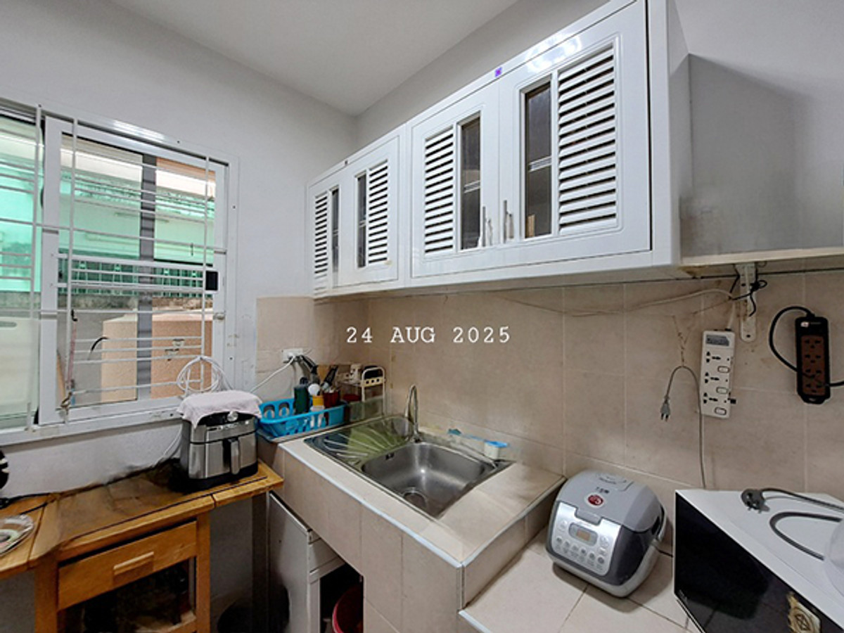 For SaleTownhomeEakachai, Bang Bon : 3-story townhome for sale, Ban Klang Mueang Sathorn Project-Taksin 2 Essence near BTS Wutthakat