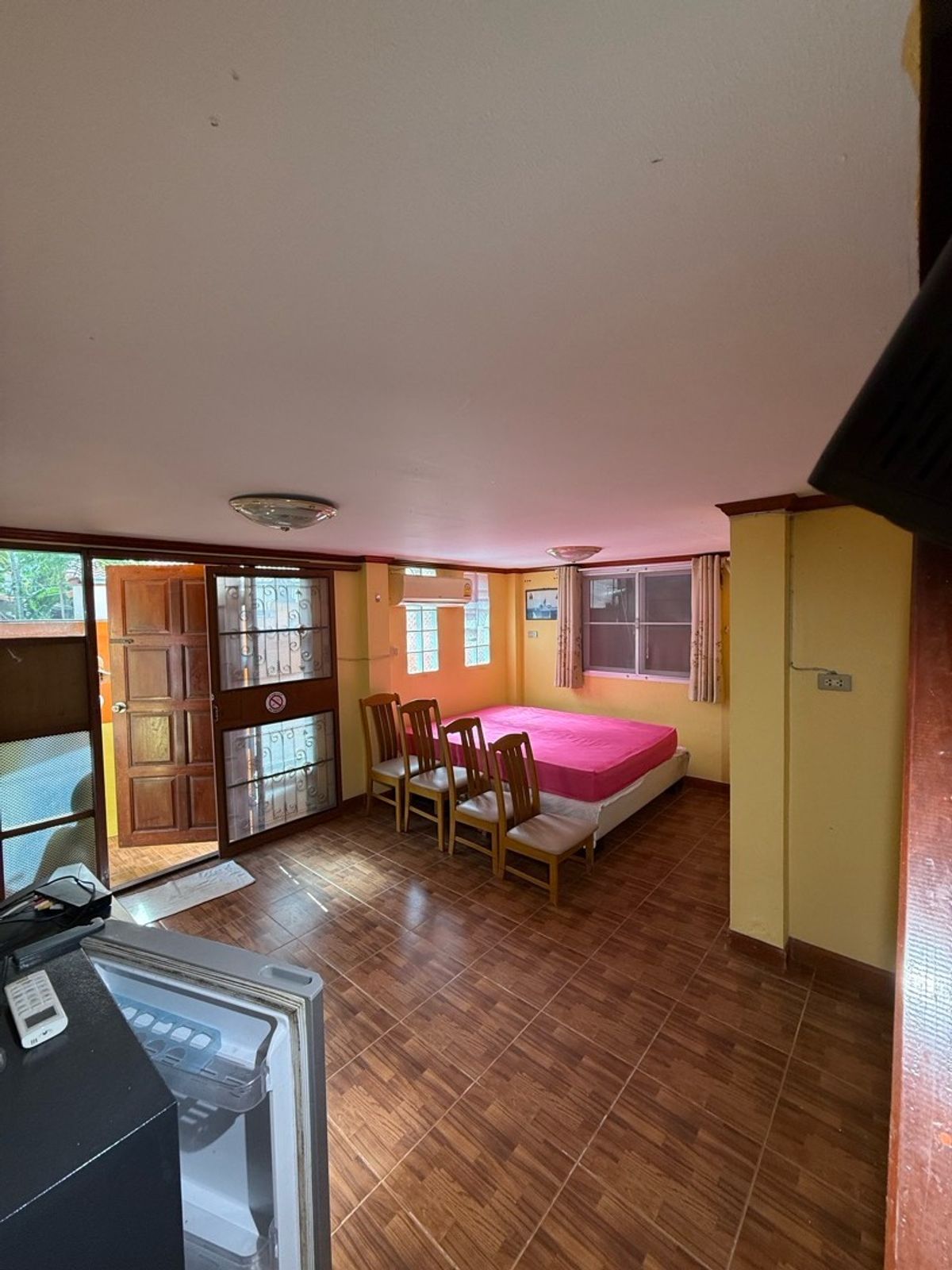 ขายกิจการโรงแรม & กิจการอพาร์ตเมนต์พัทยา บางแสน ชลบุรี สัตหีบ : ขายรีสอร์ท ตั้งอยู่บนเนื้อที่ 213 ตารางวา อยู่ในทำเล บางเสร่ พร้อมทำกิจการได้เลย ราคา 8,00,000 บาท