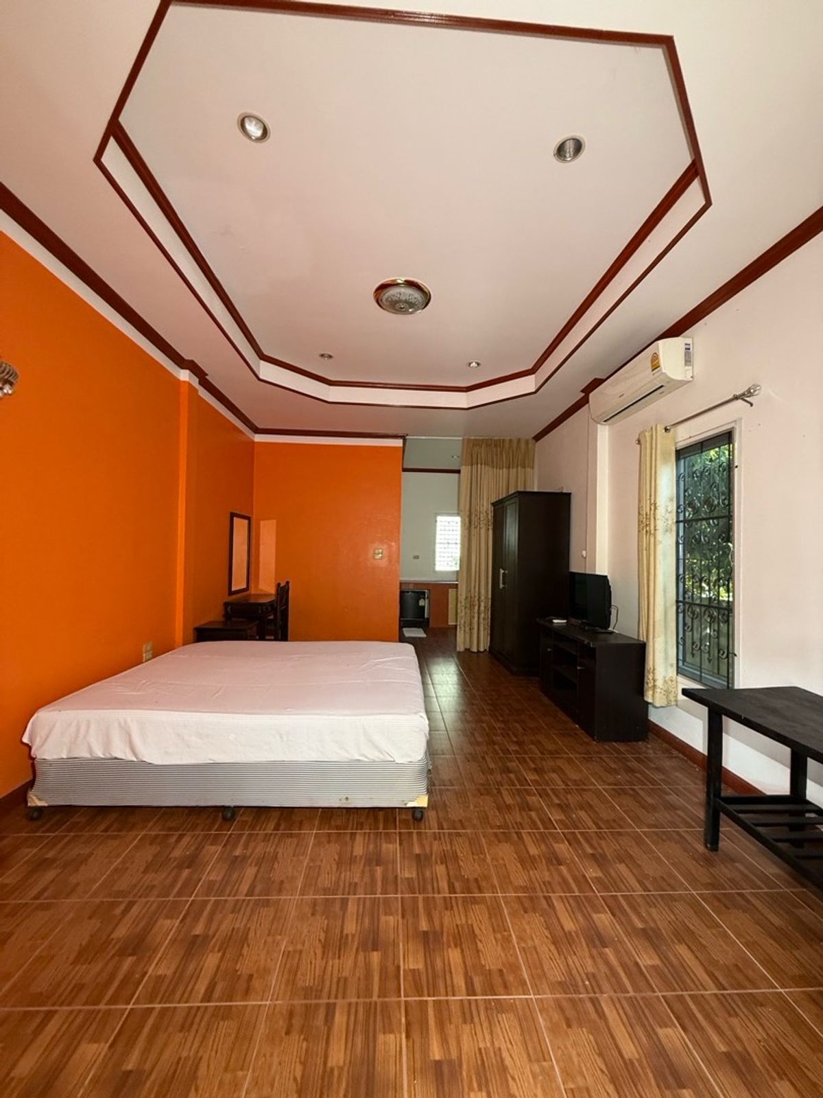 ขายกิจการโรงแรม & กิจการอพาร์ตเมนต์พัทยา บางแสน ชลบุรี สัตหีบ : ขายรีสอร์ท ตั้งอยู่บนเนื้อที่ 213 ตารางวา อยู่ในทำเล บางเสร่ พร้อมทำกิจการได้เลย ราคา 8,00,000 บาท