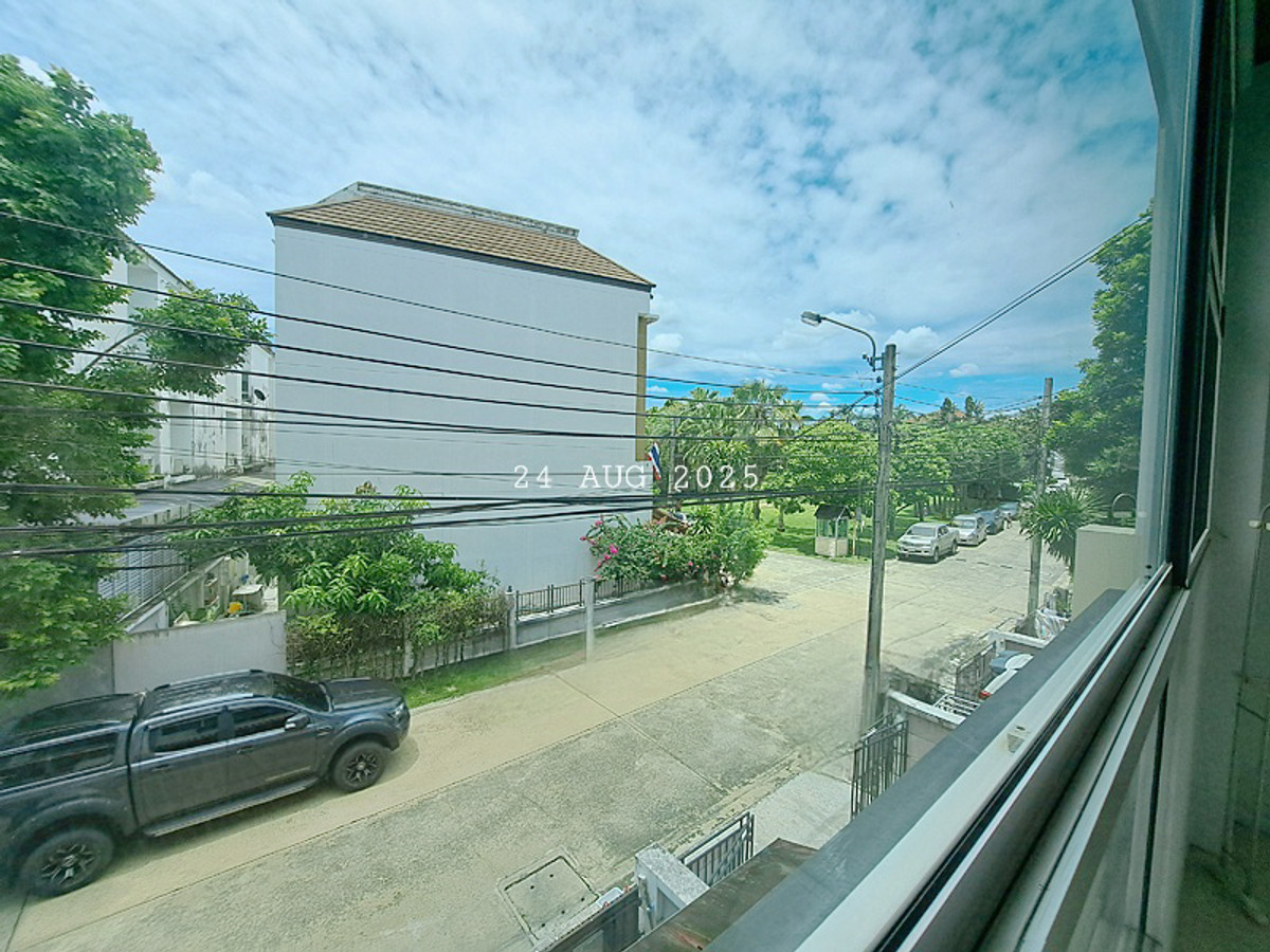 For SaleTownhomeEakachai, Bang Bon : 3-story townhome for sale, Ban Klang Mueang Sathorn Project-Taksin 2 Essence near BTS Wutthakat