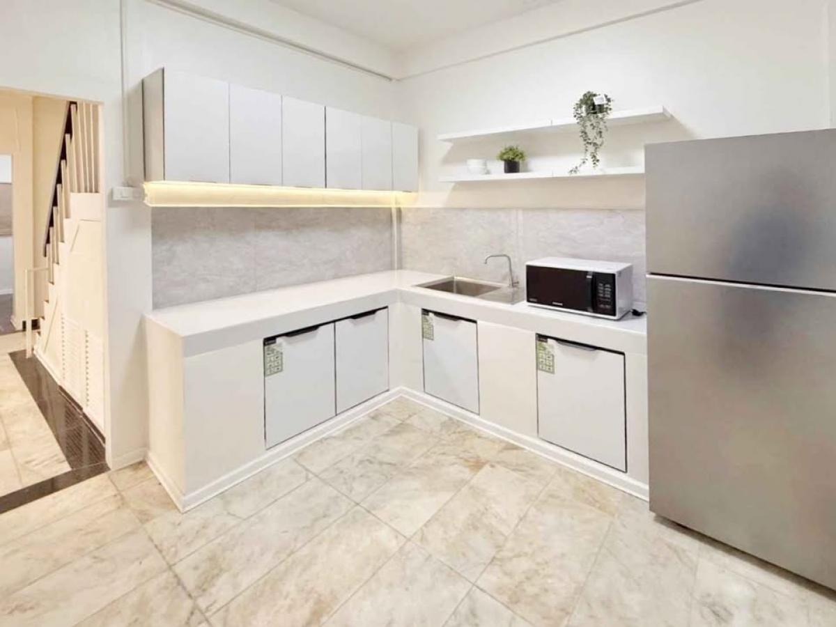 ให้เช่าทาวน์โฮมพระราม 9 เพชรบุรีตัดใหม่ RCA : บ้านเดี่ยว 6 ห้องนอน ใจกลางพระราม 9 ให้เช่า 130,000 บาท/เดือน Spacious 6-Bedroom Townhouse in Rama 9 – Rent Now for 130,000 THB/month!