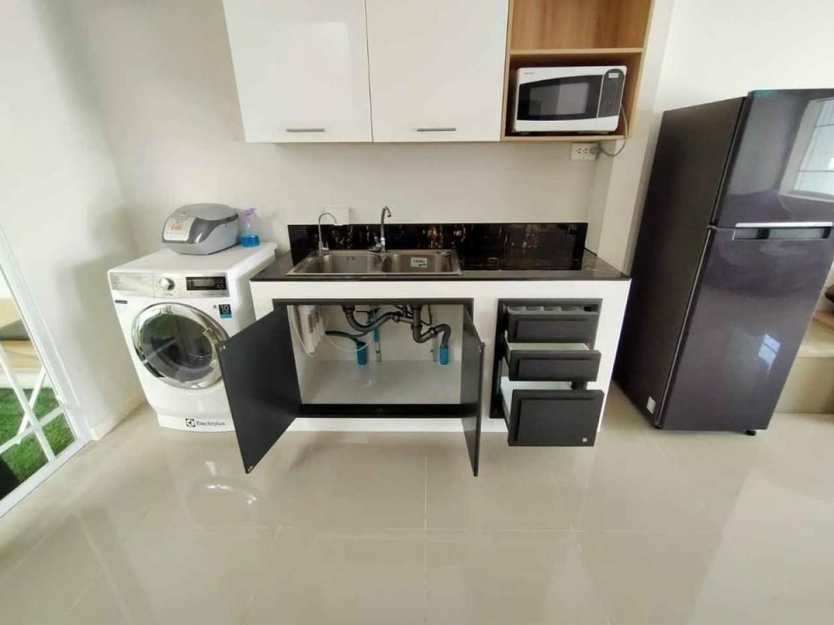 ให้เช่าทาวน์โฮมสมุทรปราการ สำโรง : เช่าทาวน์โฮม Indy 2 บางนา กม.7 2 นอน 3 น้ำ พร้อมอยู่ ใกล้เมกาบางนา เพียง 22,000 บาท/เดือน มีที่จอดรถ สะดวกครบครัน รีบจองวันนี้!