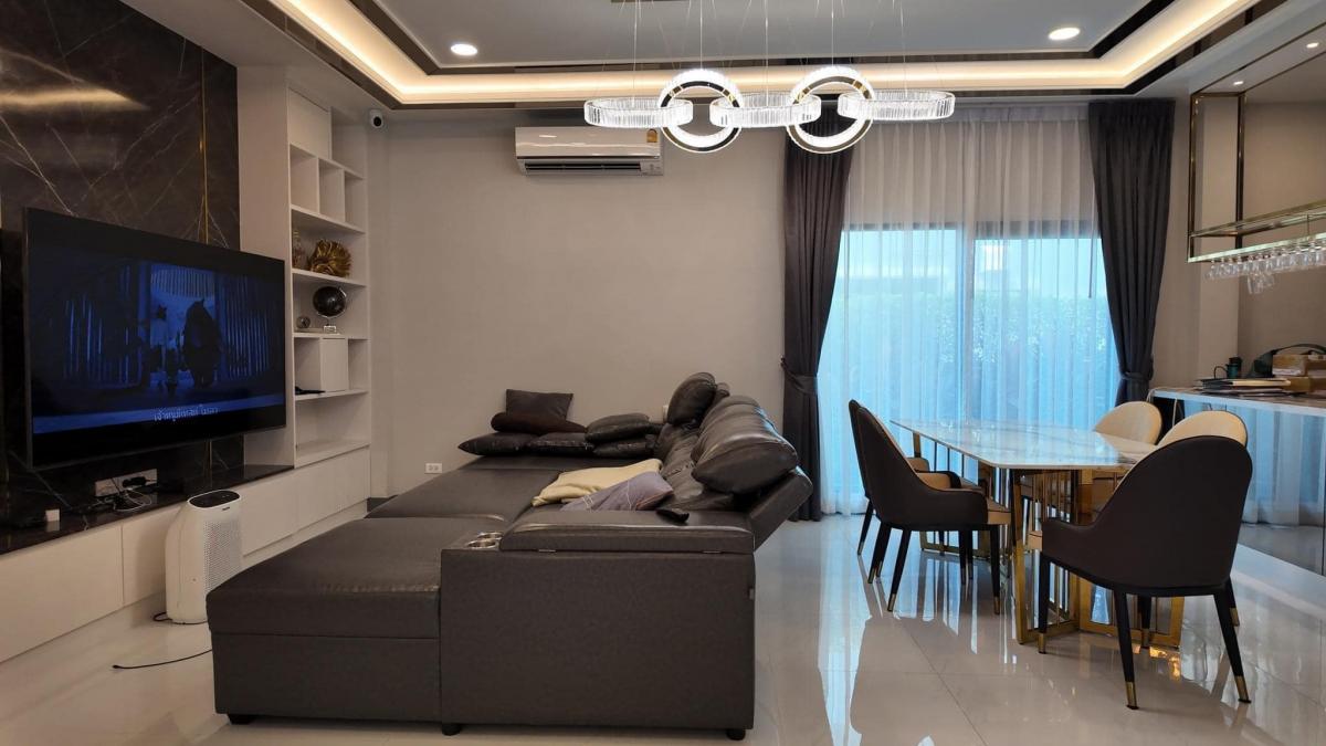 For SaleHouseBangna, Bearing, Lasalle : Condo for sale, The City Bangna, 4 bedrooms, 5 bathrooms, near Mega Bangna. For rent 200,000 baht, selling for 29.9 million with furniture and electrical appliances. For Sale & Rent The City Bangna 4 Bed 5 Bath near Mega Bangna Rent 200,000 THB, Sale 