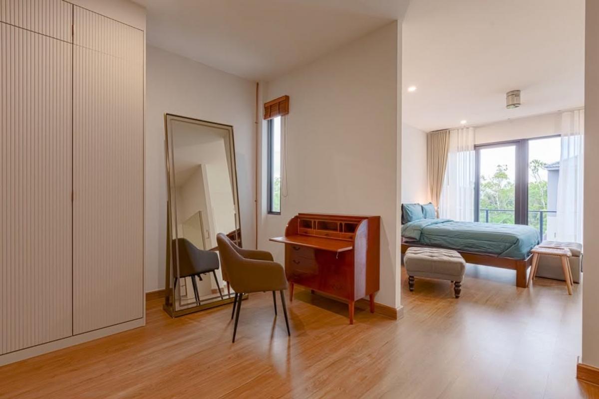 ให้เช่าบางนา แบริ่ง ลาซาล : 28/02/2026, Baan Klang Muang The Edition Bangna บ้านหรู 4 ห้องนอน 5 ห้องน้ำ ใจกลางบางนา พร้อมพักผ่อนและลงทุน เช่าราคาเพียง 110,000 บาท/เดือน ใกล้ทางด่วนและแหล่งช็อปปิ้ง