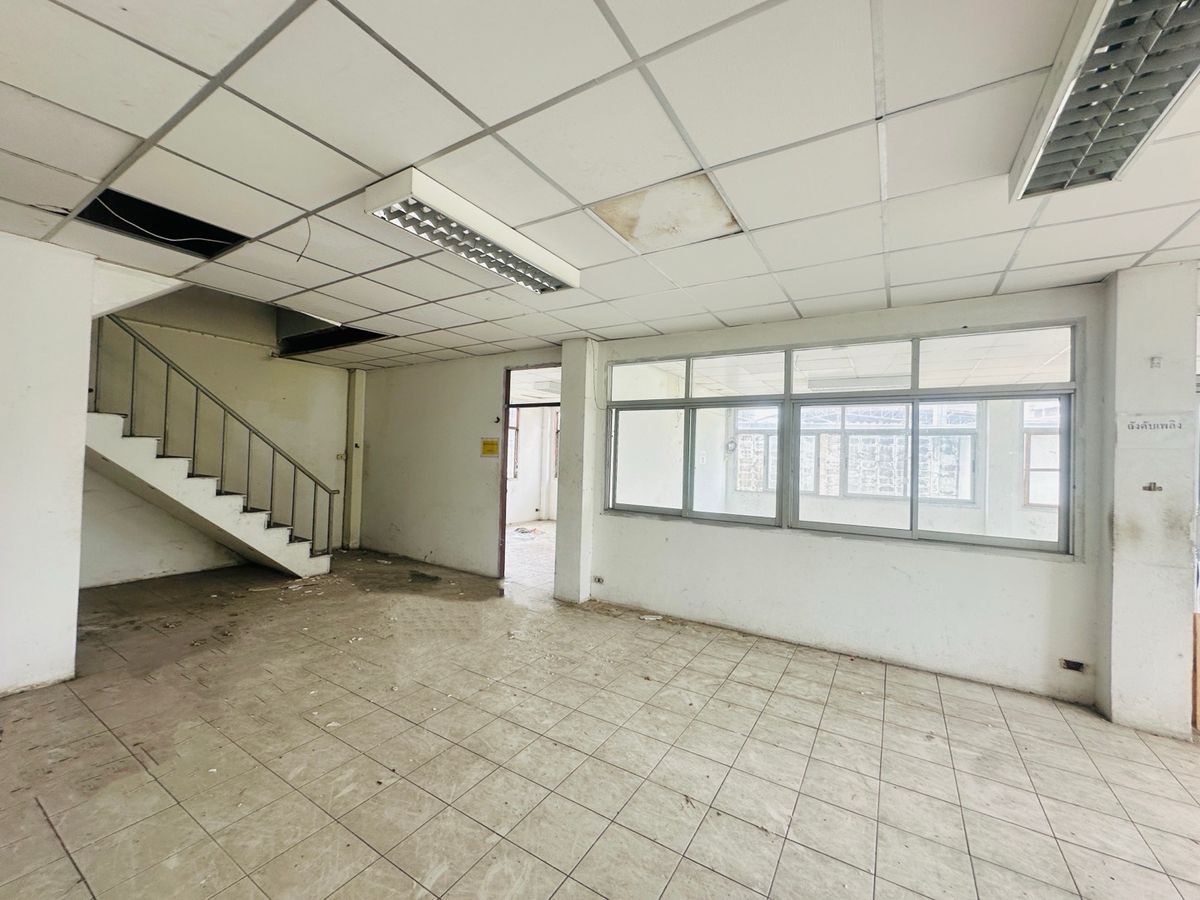 ขายโรงงานมหาชัย สมุทรสาคร : ขายโรงงาน 2 หลัง พร้อมสำนักงาน 3 ชั้น เนื้อที่ 2-3-82 ไร่ ซ.สุขาภิบาล 2 ถ.พุทธมณฑลสาย 4 ต.อ้อมน้อย อ.กระทุ่มแบน จ.สมุทรสาคร