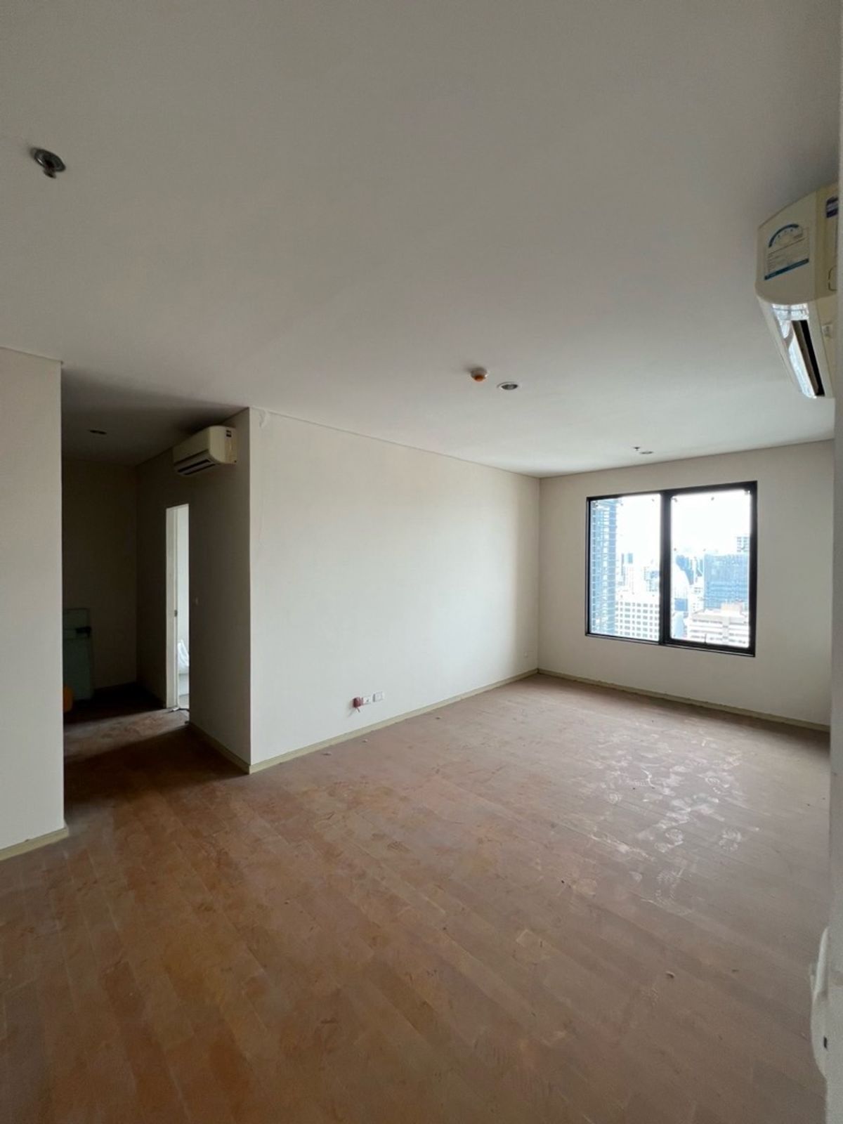 For SaleCondoRama9, Petchburi, RCA : Sell ​​Duplex Penthouse, Condo, Villa Asoke, 180 degrees, Pennsol, Asoke, 311 square meters, 3 car parks in the title deed, near SWU, MRT and headquarters.