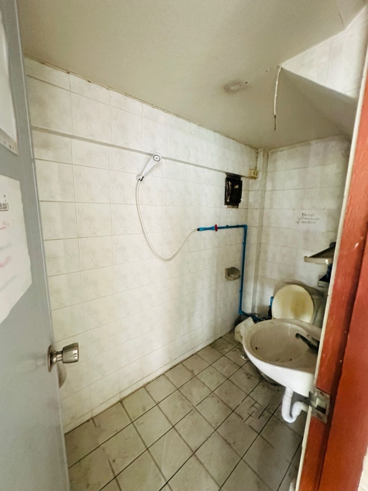 ขายโรงงานมหาชัย สมุทรสาคร : ขายโรงงาน 2 หลัง พร้อมสำนักงาน 3 ชั้น เนื้อที่ 2-3-82 ไร่ ซ.สุขาภิบาล 2 ถ.พุทธมณฑลสาย 4 ต.อ้อมน้อย อ.กระทุ่มแบน จ.สมุทรสาคร