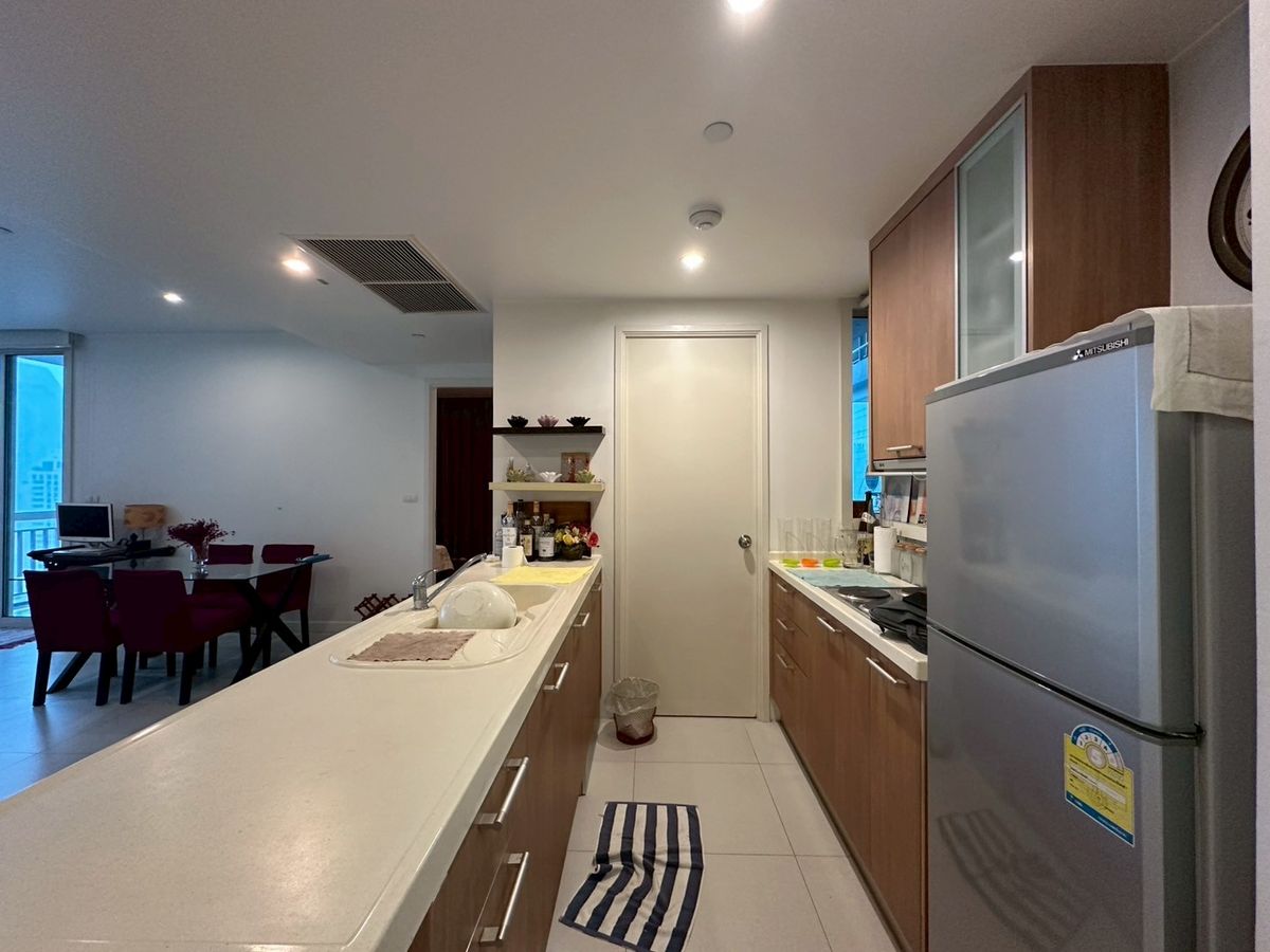 ขายคอนโดวิทยุ ชิดลม หลังสวน : For sale Manhattan Chidlom 120,xxx per sq.m! 2 bedroom fully furnished on high floor near Central Chidlom