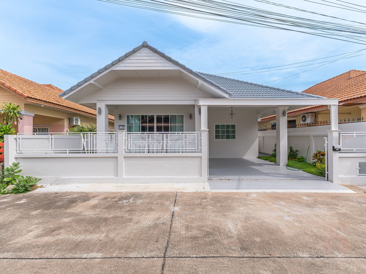 For SaleHousePattaya, Bangsaen, Chonburi : Private house 3 bedrooms in Soi Khao Noi