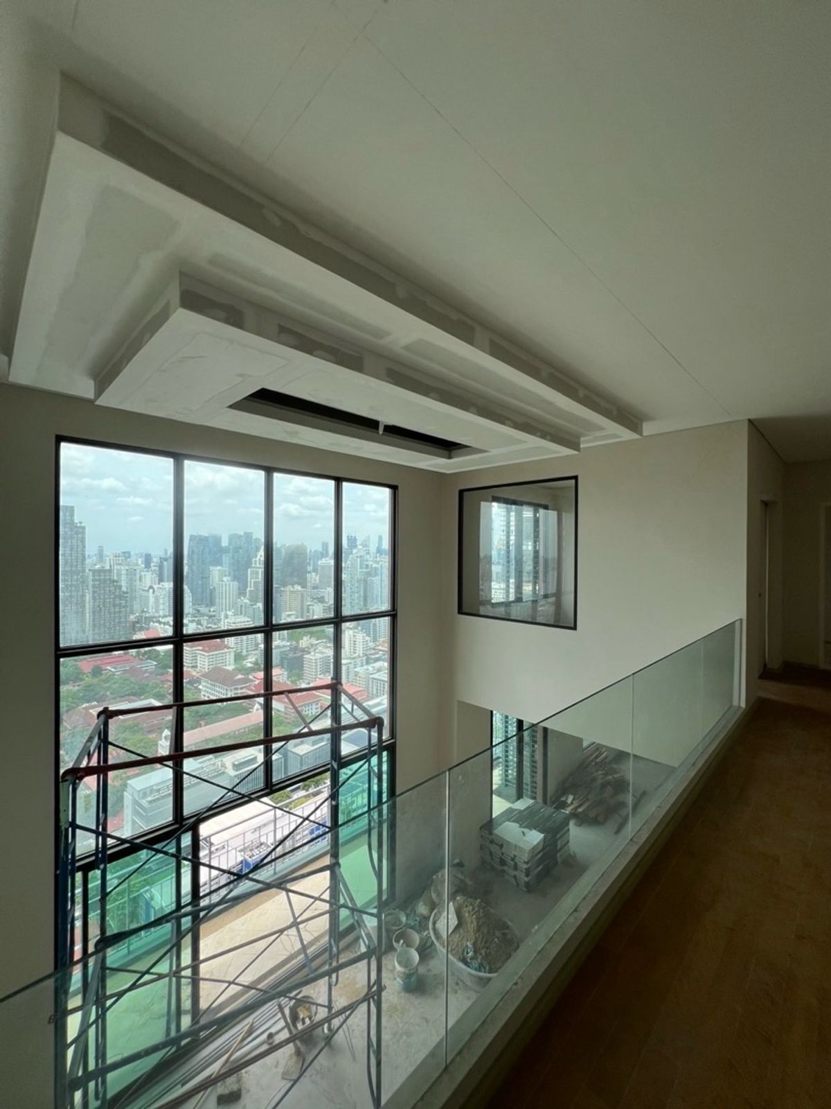 For SaleCondoRama9, Petchburi, RCA : Sell ​​Duplex Penthouse, Condo, Villa Asoke, 180 degrees, Pennsol, Asoke, 311 square meters, 3 car parks in the title deed, near SWU, MRT and headquarters.