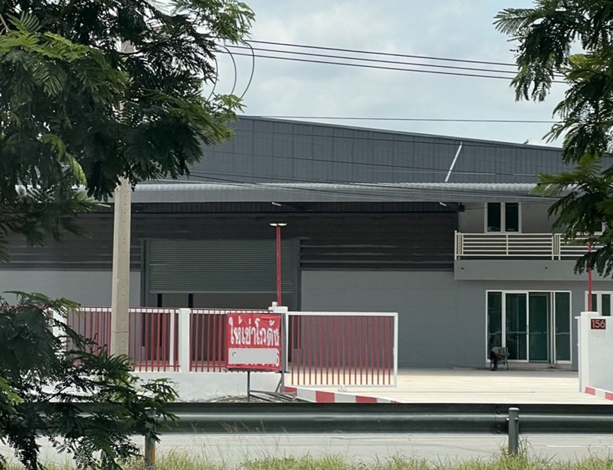 ให้เช่าโกดังนนทบุรี บางใหญ่ บางบัวทอง : For Rent ให้เช่าโกดังพร้อมสำนักงาน พร้อมบ้านพักคนงาน / บนที่ดิน 6 ไร่ ถมแล้วเต็มพื้นที่ / ทำเลติดถนนบางบัวทอง – สุพรรณบุรี ขาเข้ากรุงเทพฯ (ประมาณ กม.40) / ใกล้ วัดสาลี บางปลาม้า / รถเทรลเลอร์ทุกประเภท เข้าได้