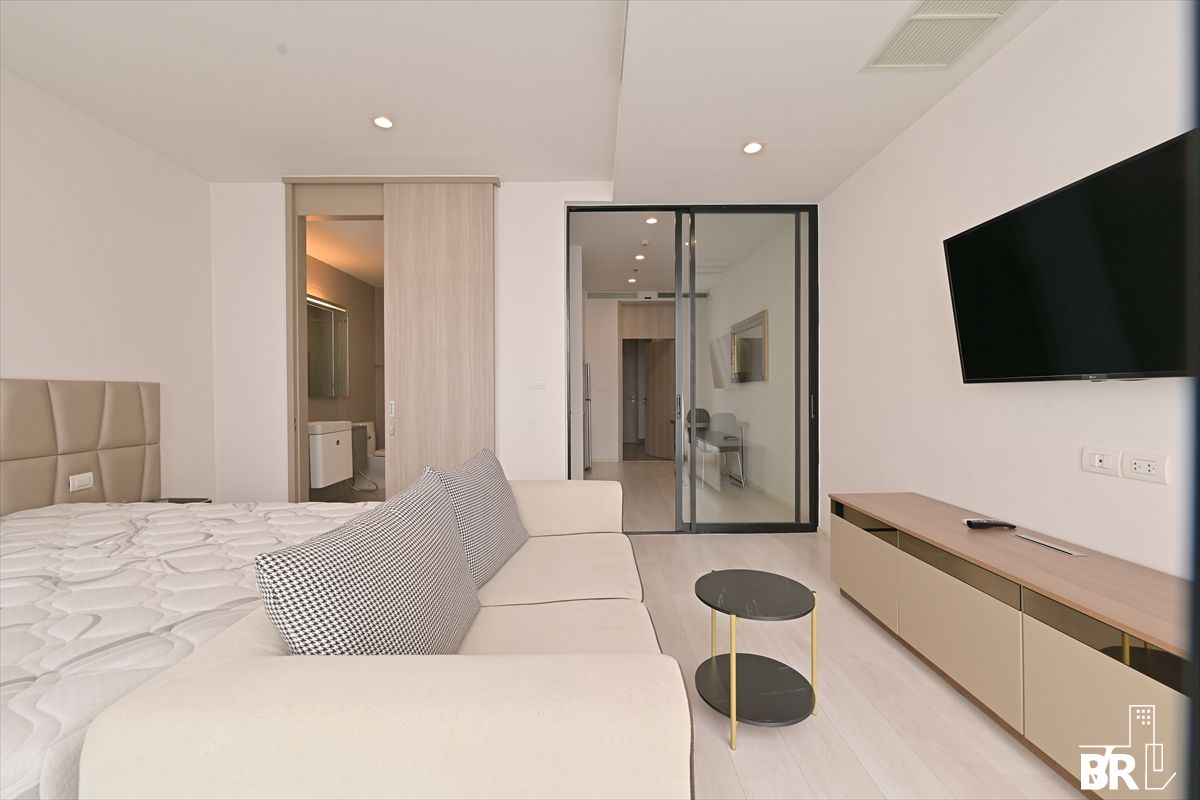 ให้เช่าคอนโดวิทยุ ชิดลม หลังสวน : 🔥 Noble Ploenchit 🔥 1B1B  Near BTS Ploenchit 33K ✨ By : Pearry