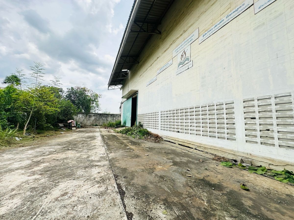 ขายโรงงานมหาชัย สมุทรสาคร : ขายโรงงาน 2 หลัง พร้อมสำนักงาน 3 ชั้น เนื้อที่ 2-3-82 ไร่ ซ.สุขาภิบาล 2 ถ.พุทธมณฑลสาย 4 ต.อ้อมน้อย อ.กระทุ่มแบน จ.สมุทรสาคร