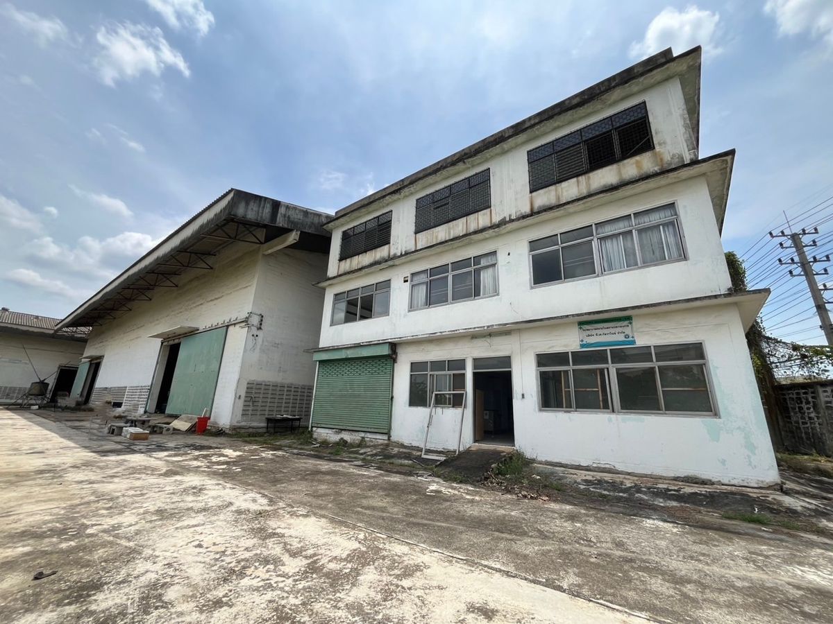 ขายโรงงานมหาชัย สมุทรสาคร : ขายโรงงาน 2 หลัง พร้อมสำนักงาน 3 ชั้น เนื้อที่ 2-3-82 ไร่ ซ.สุขาภิบาล 2 ถ.พุทธมณฑลสาย 4 ต.อ้อมน้อย อ.กระทุ่มแบน จ.สมุทรสาคร