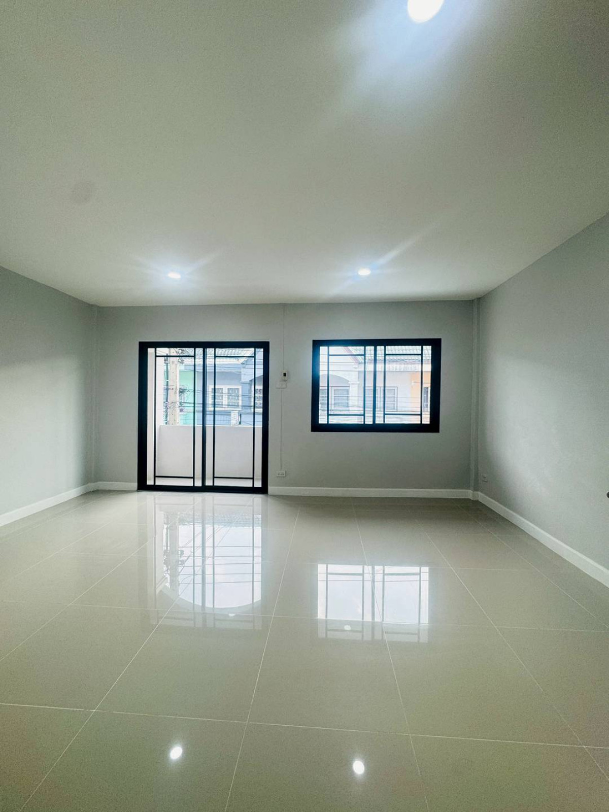 For SaleHouseNonthaburi, Bang Yai, Bangbuathong : For Sale Townhouse/Townhome  , Buathong Thani Park , wide frontage , newly renovated , Bang Bua Thong , Bang Bua Thong , Nonthaburi , CX-143952