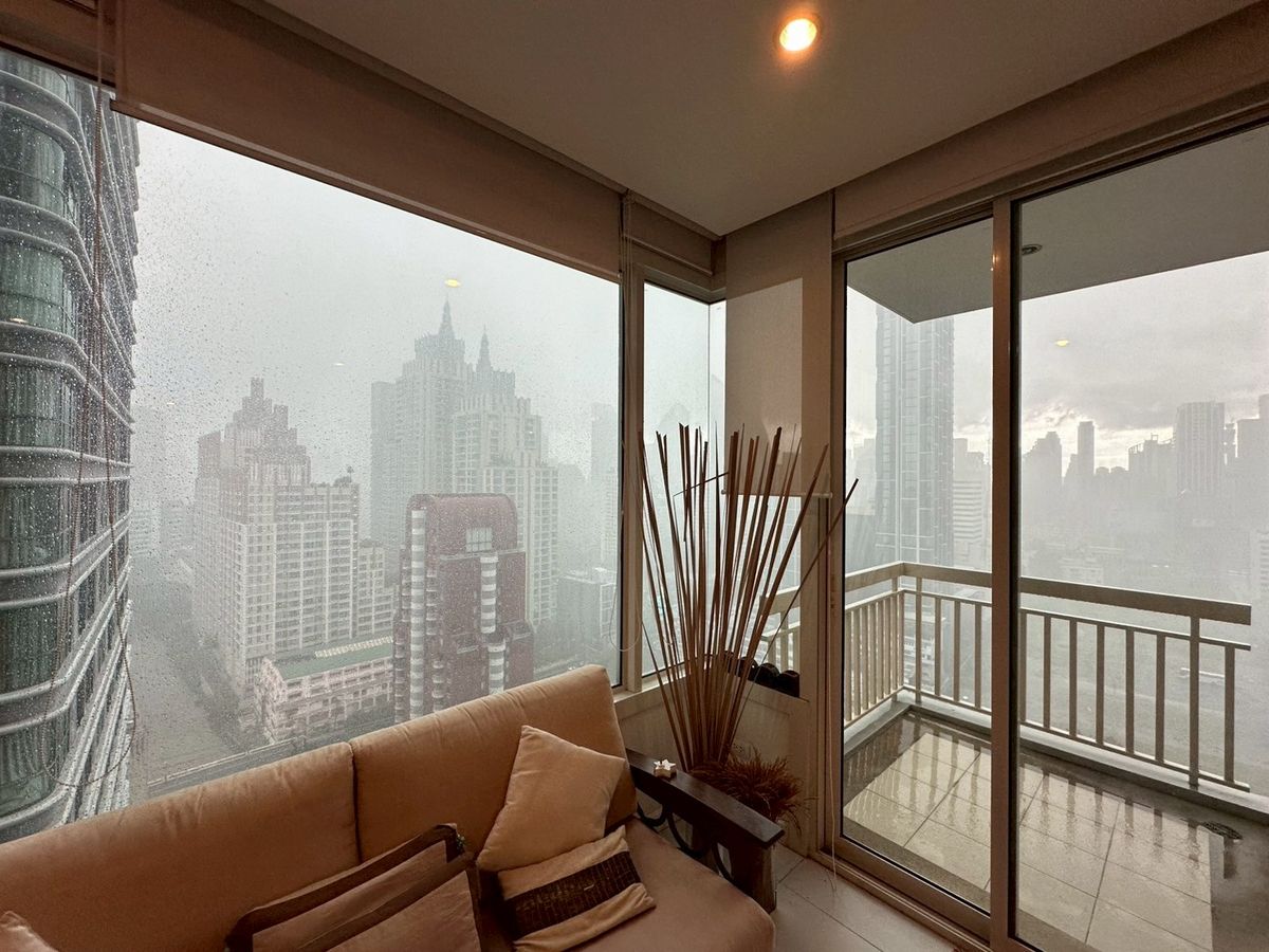 ขายคอนโดวิทยุ ชิดลม หลังสวน : For sale Manhattan Chidlom 120,xxx per sq.m! 2 bedroom fully furnished on high floor near Central Chidlom