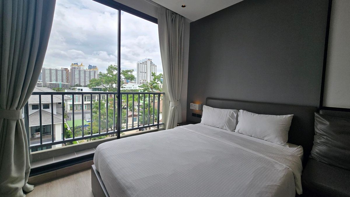 ขายคอนโดพระราม 9 เพชรบุรีตัดใหม่ RCA : ขายคอนโด เอคิว เอลิคซ์ เรซิเดนซ์ AQ Alix Residence Soonvijai ชั้นที่ 5พื้นที่ใช้สอย 28.31 ตร.ม. ห้อง Studio ห้องน้ำ 1 ห้อง