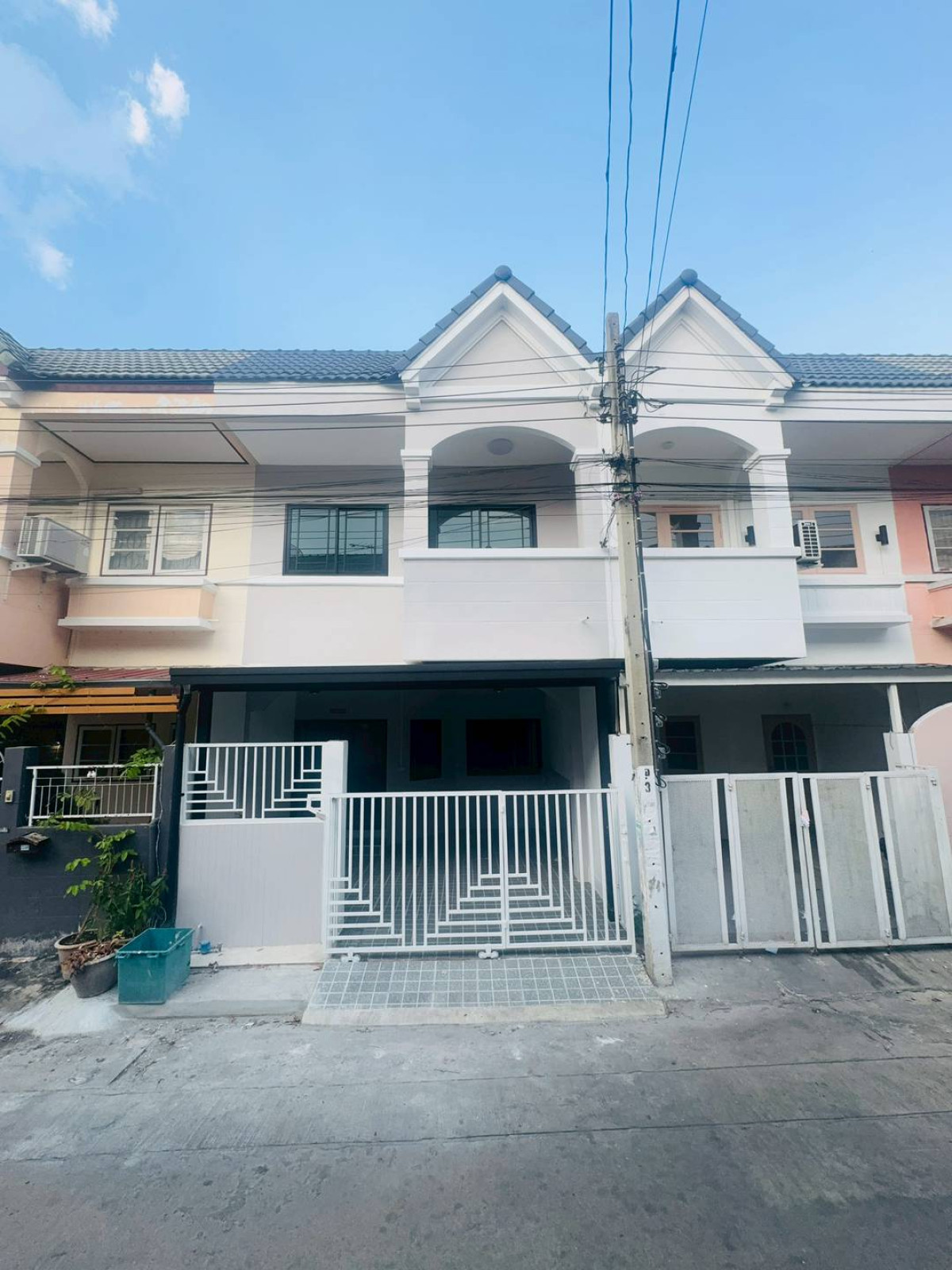 ขายบ้านนนทบุรี บางใหญ่ บางบัวทอง : ขายทาวน์เฮ้าส์/ทาวน์โฮม  บัวทองธานี พาร์ค หน้ากว้าง รีโนเวทใหม่ บางบัวทอง บางบัวทอง นนทบุรี CX-143952