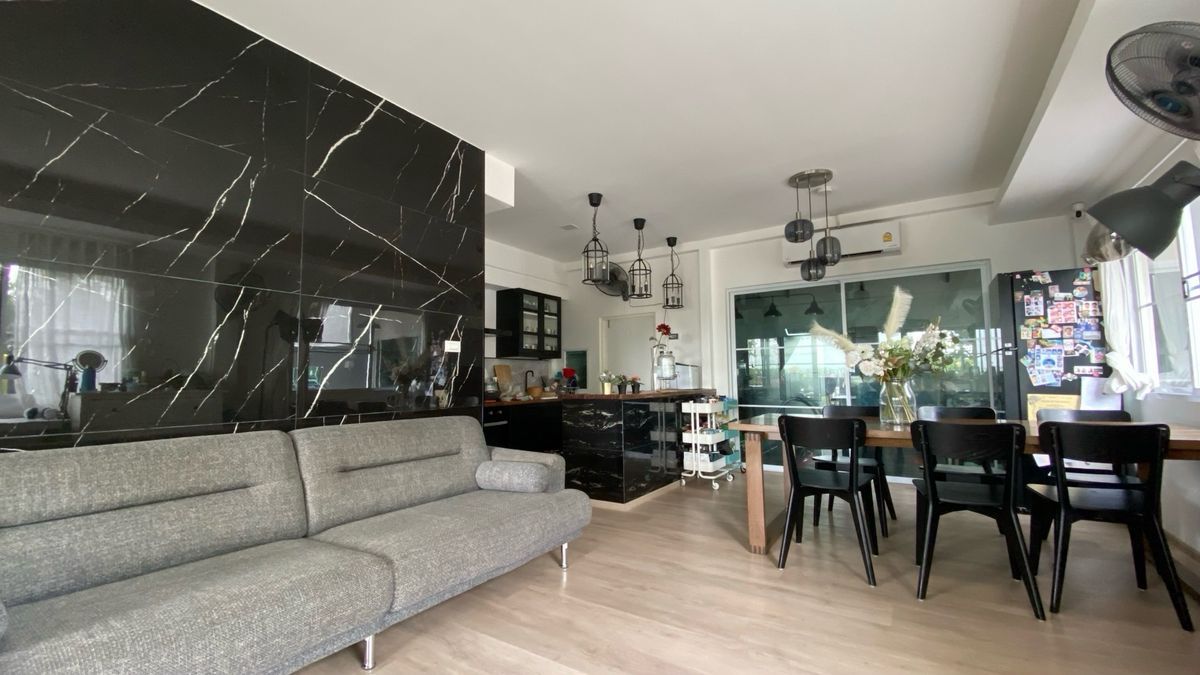 ให้เช่าทาวน์โฮมบางนา แบริ่ง ลาซาล : ทาวน์เฮ้าส์ให้เช่า 📍 Indy 2 Bangna-Ramkhamhaeng 2 📍 3 ห้องนอน 2 ห้องน้ำ เฟอร์นิเจอร์ และ เครื่องใช้ไฟฟ้าครบ 