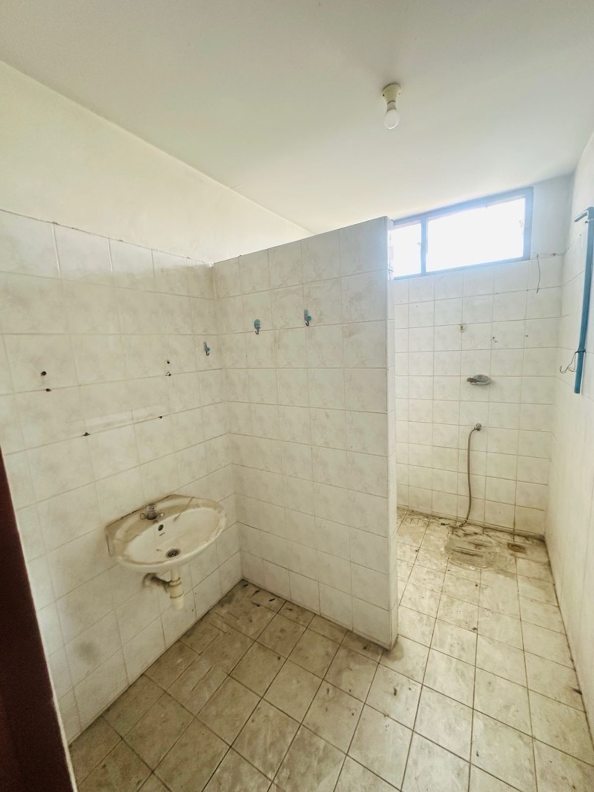 ขายโรงงานมหาชัย สมุทรสาคร : ขายโรงงาน 2 หลัง พร้อมสำนักงาน 3 ชั้น เนื้อที่ 2-3-82 ไร่ ซ.สุขาภิบาล 2 ถ.พุทธมณฑลสาย 4 ต.อ้อมน้อย อ.กระทุ่มแบน จ.สมุทรสาคร