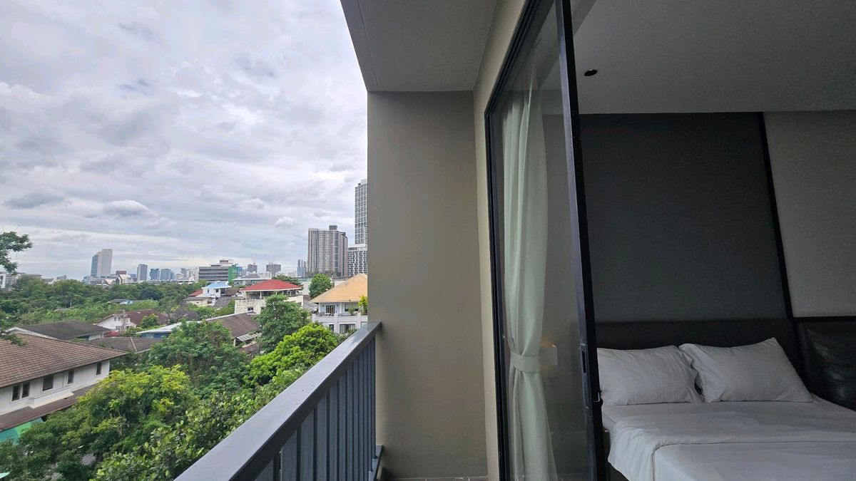 ขายคอนโดพระราม 9 เพชรบุรีตัดใหม่ RCA : ขายคอนโด เอคิว เอลิคซ์ เรซิเดนซ์ AQ Alix Residence Soonvijai ชั้นที่ 5พื้นที่ใช้สอย 28.31 ตร.ม. ห้อง Studio ห้องน้ำ 1 ห้อง