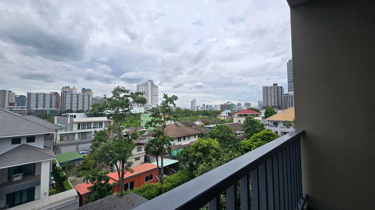 ขายคอนโดพระราม 9 เพชรบุรีตัดใหม่ RCA : ขายคอนโด เอคิว เอลิคซ์ เรซิเดนซ์ AQ Alix Residence Soonvijai ชั้นที่ 5พื้นที่ใช้สอย 28.31 ตร.ม. ห้อง Studio ห้องน้ำ 1 ห้อง