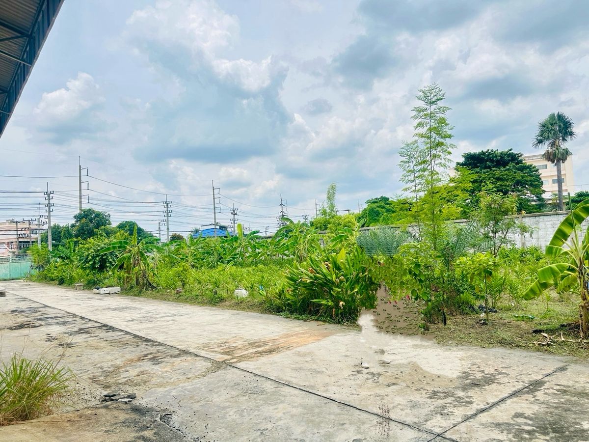 ขายโรงงานมหาชัย สมุทรสาคร : ขายโรงงาน 2 หลัง พร้อมสำนักงาน 3 ชั้น เนื้อที่ 2-3-82 ไร่ ซ.สุขาภิบาล 2 ถ.พุทธมณฑลสาย 4 ต.อ้อมน้อย อ.กระทุ่มแบน จ.สมุทรสาคร