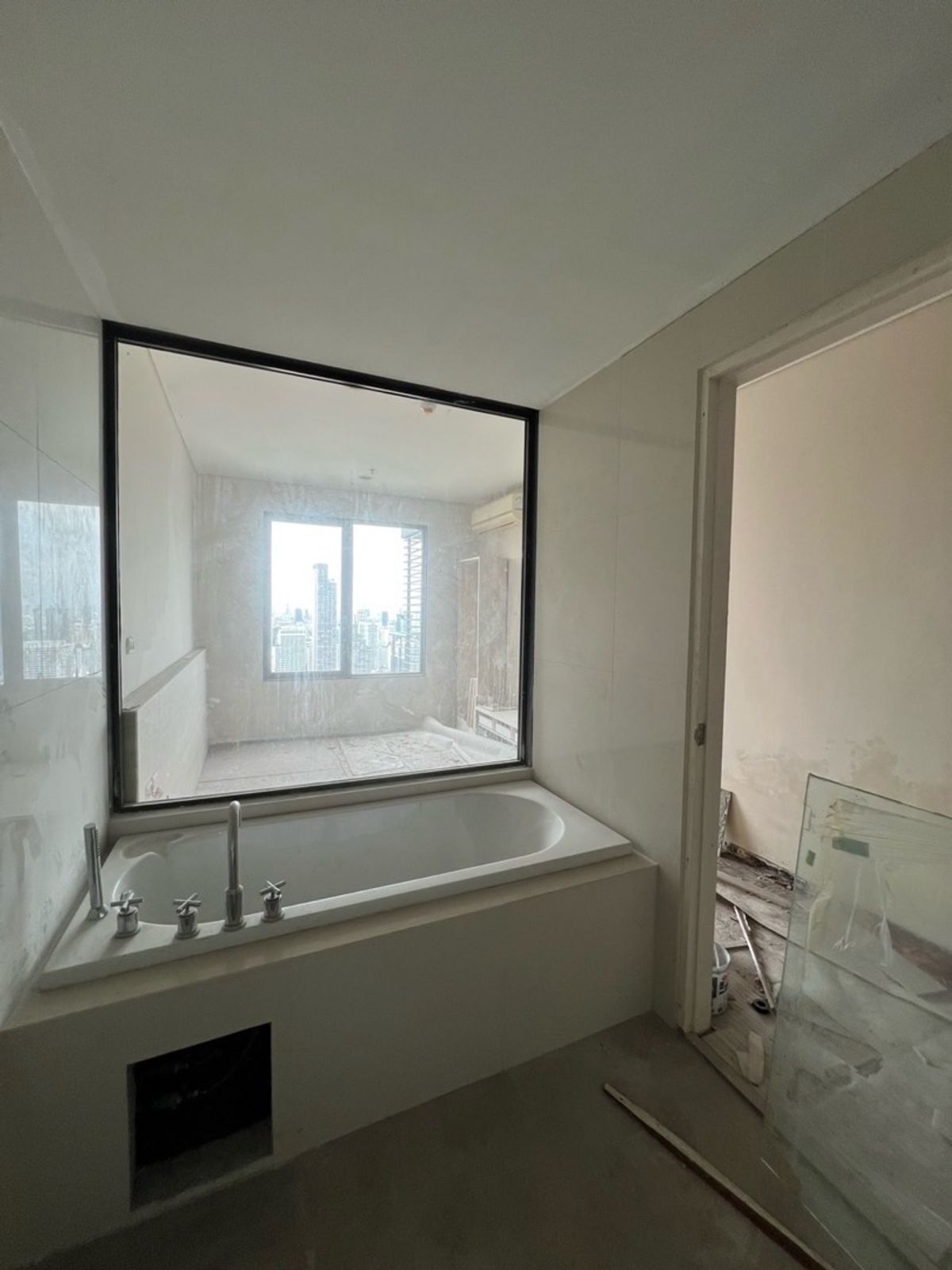 For SaleCondoRama9, Petchburi, RCA : Sell ​​Duplex Penthouse, Condo, Villa Asoke, 180 degrees, Pennsol, Asoke, 311 square meters, 3 car parks in the title deed, near SWU, MRT and headquarters.