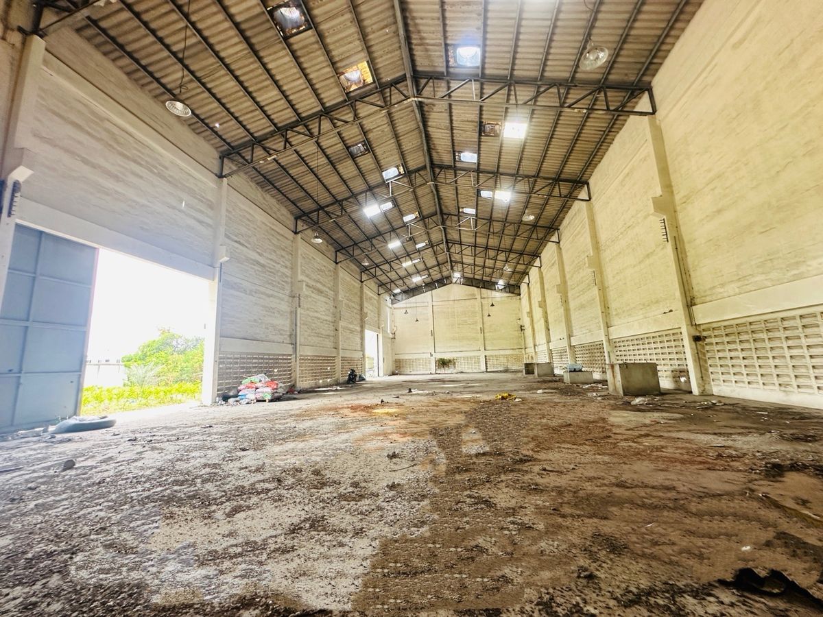 ขายโรงงานมหาชัย สมุทรสาคร : ขายโรงงาน 2 หลัง พร้อมสำนักงาน 3 ชั้น เนื้อที่ 2-3-82 ไร่ ซ.สุขาภิบาล 2 ถ.พุทธมณฑลสาย 4 ต.อ้อมน้อย อ.กระทุ่มแบน จ.สมุทรสาคร