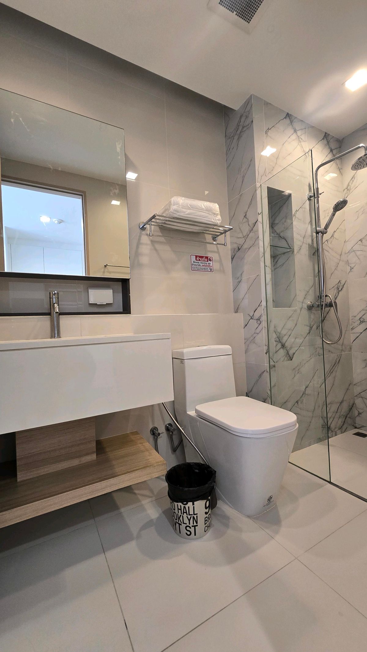 ขายคอนโดพระราม 9 เพชรบุรีตัดใหม่ RCA : ขายคอนโด เอคิว เอลิคซ์ เรซิเดนซ์ AQ Alix Residence Soonvijai ชั้นที่ 5พื้นที่ใช้สอย 28.31 ตร.ม. ห้อง Studio ห้องน้ำ 1 ห้อง