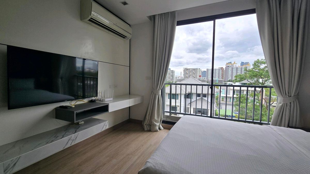 ขายคอนโดพระราม 9 เพชรบุรีตัดใหม่ RCA : ขายคอนโด เอคิว เอลิคซ์ เรซิเดนซ์ AQ Alix Residence Soonvijai ชั้นที่ 5พื้นที่ใช้สอย 28.31 ตร.ม. ห้อง Studio ห้องน้ำ 1 ห้อง