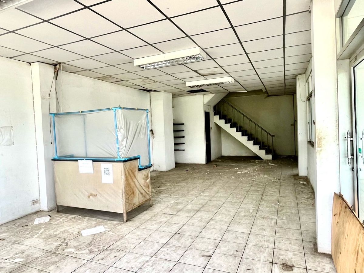 ขายโรงงานมหาชัย สมุทรสาคร : ขายโรงงาน 2 หลัง พร้อมสำนักงาน 3 ชั้น เนื้อที่ 2-3-82 ไร่ ซ.สุขาภิบาล 2 ถ.พุทธมณฑลสาย 4 ต.อ้อมน้อย อ.กระทุ่มแบน จ.สมุทรสาคร