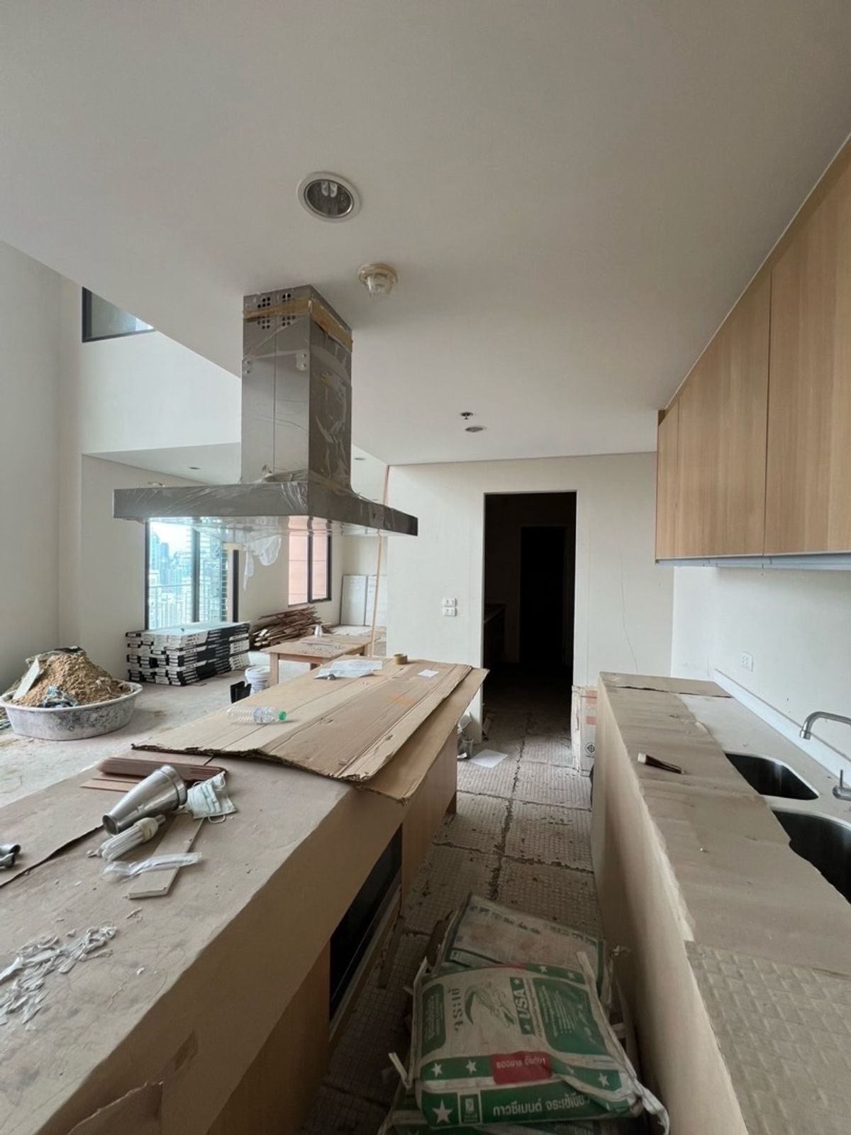 For SaleCondoRama9, Petchburi, RCA : Sell ​​Duplex Penthouse, Condo, Villa Asoke, 180 degrees, Pennsol, Asoke, 311 square meters, 3 car parks in the title deed, near SWU, MRT and headquarters.